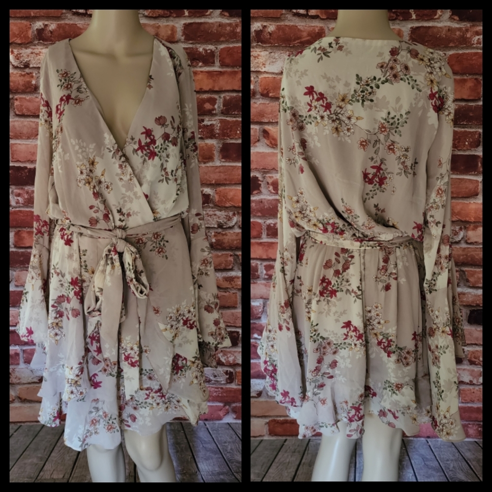 City Chic Flower Flow  Floral Mini Dress 14, 16  NWT - Picture 7 of 7